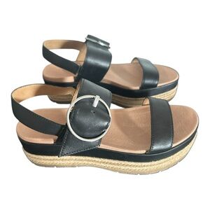 UGG April Esapdrille
Platform Sandal 8.5